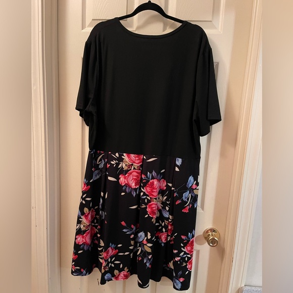 EUC AUSELILY Plus Size 22 Swing Dress Pockets Knee Length black pink rose print - Picture 6 of 7